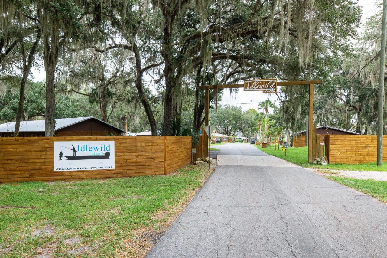 Idlewild Lodge And Rv Park Lake Panasoffkee エクステリア 写真