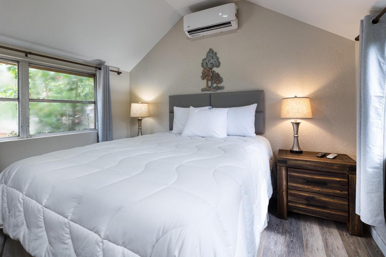 Idlewild Lodge And Rv Park Lake Panasoffkee エクステリア 写真