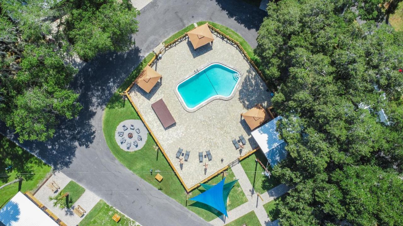 Idlewild Lodge And Rv Park Lake Panasoffkee エクステリア 写真